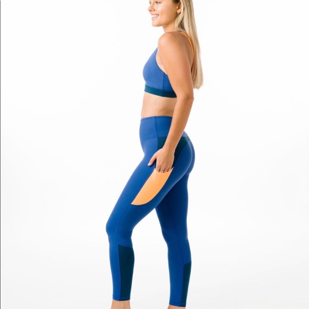 Zyia Light N Tight Curve Pocket Leggings - Picture 3 of 14
